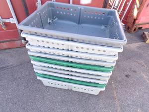 lot 33 image: 10 Plastic Storage Totes