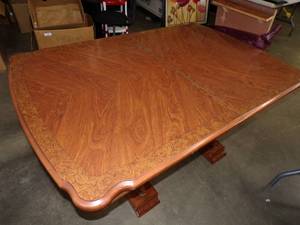 lot 35 image: Large Dinning Room Table