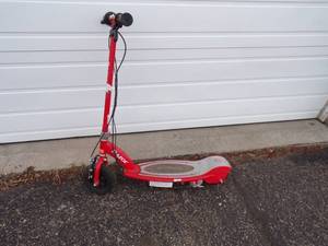 lot 51 image: Electric Scooter