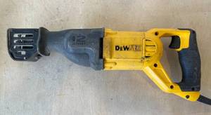 lot 4 image: Dewalt DWE305 12.0 Amp Reciprocating Saw