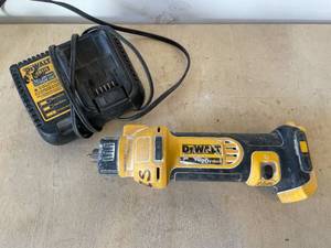 lot 8 image: DCS551B 20V MAX  Drywall Cut-Out Tool