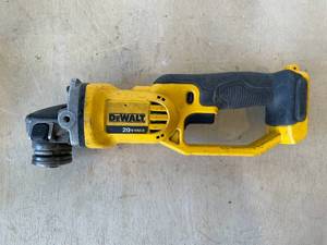 lot 9 image: Dewalt DCG412B 20V MAX  Lithium Ion 4-12 (115mm)  5 (125mm) Grinder