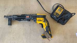 lot 11 image: Dewalt DCF620B 20V MAX XR Brushless Drywall Screwgun with a Quik Drive PRO200 Drywall Attachment, 1-14 to 2.