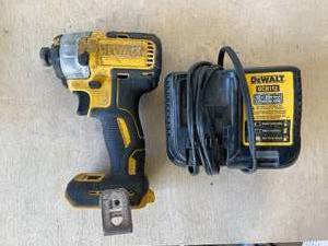 lot 13 image: Dewalt DCF887B 20V MAX XR 3-Speed 14 in. Impact Driver