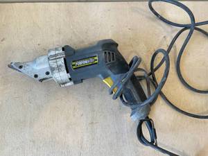 lot 27 image: Performax 18-Gauge 4.8-Amp Corded Metal Siding Shear