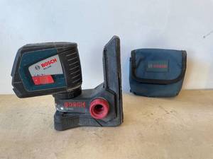 lot 33 image: BOSCH Self-Leveling Cross-Line Laser Kit GLL 2-50