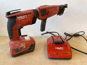 lot 45 image: Hilti SD 4500-A18 Tool w SMD Magazine and charging standbattery