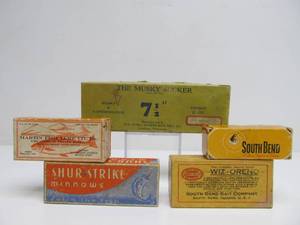 lot 44 image: 5 Old Vintage Fishing Lure Original BOXES ONLY