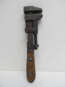 lot 166 image: Antique Railroad Pipe Wrench - C.M.St.P&ampO Railraod