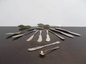 lot 167 image: Collection of Antique Victorian etc Butter Knife Utensils