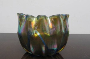 lot 126 image: Excellent Vintage Signed BCED Hand Blown Iridescent Art Glass Small Bowl