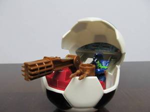 lot 135 image: Vintage 80s Mattel COMPUTER WARRIORS Soccer Trophy  Radar Rover