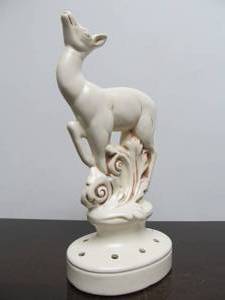 lot 148 image: Vintage RED WING Art Pottery StagDeer Flower Frog