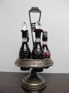 lot 154 image: Beautiful Antique Victorian Cut to Clear Cruet Set wStand