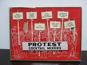 lot 155 image: Funny Vintage PROTEST Cocktail Mixer Set
