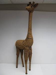 lot 174 image: LARGE Metal Wire & Rope Giraffe Statue