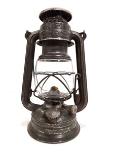 lot 216 image: Vintage German Nier FEUERHAND Lantern No. 275