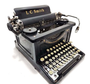 lot 225 image: Very Nice Antique LC SMITH Typewriter
