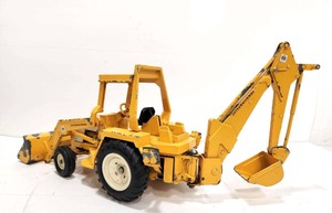 lot 228 image: Large Old Vintage Ertl INTERNATIONAL HARVESTER Metal Construction Vehicle
