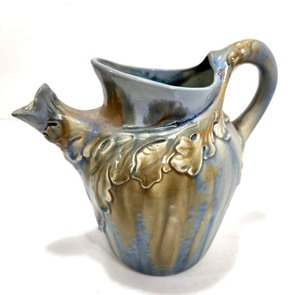 lot 245 image: Gorgeous Old 1920s era Art Pottery Majolica Pitcher