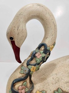 lot 270 image: Larger Carved & Painted Wooden Swan