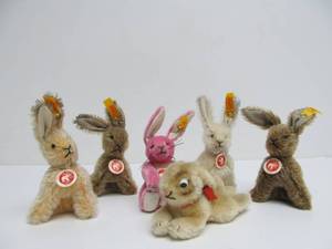 lot 181 image: Collection of Small STEIFF Rabbits