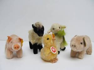 lot 182 image: Lot of Small Vintage STEIFF Farm Animals