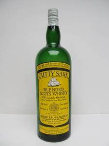 lot 187 image: LAARGE Vintage CUTTYSARK Scotch Whiskey Glass Advertising Display Bottle