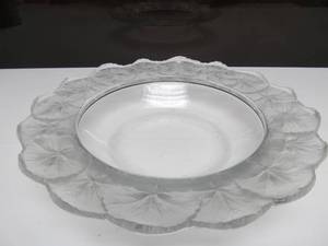 lot 188 image: Large Vintage Signed LALIQUE Honfleur Crystal Plate
