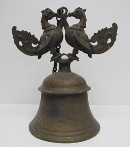lot 189 image: Exceptional LARGE Antique Iron Temple Bell