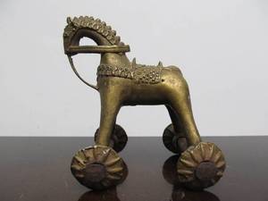 lot 277 image: Old Vintage BrassCopper Trojan Horse Toy