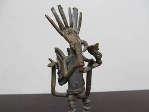 lot 281 image: African Cast Bronze Ashanti Figure