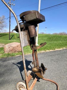 lot 4 image: Original Antique 1910s EVINRUDE Brass Detachable Row-Boat Outboard Motor