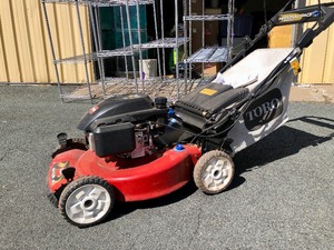 lot 8 image: Working TORO Recycler 22 Personal Pace Lawnmower wBag