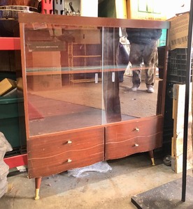 lot 32 image: Small Mid Century Glass Front Cabinet