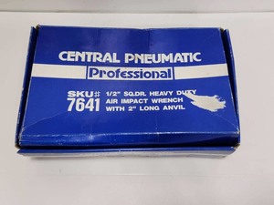 lot 307 image: Like-New Central Pneumatic Heavy Duty Air Impact Wrench