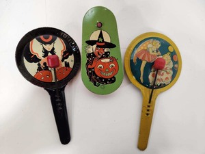 lot 331 image: Lot of 3 Old Vintage Tin Litho Halloween Metal Noisemakers
