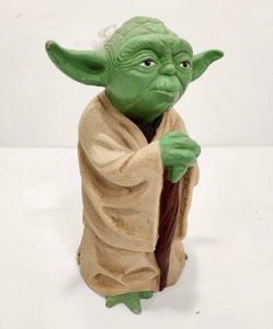 lot 340 image: Original Vintage 1981 STAR WARS Yoda Hand Puppet Toy