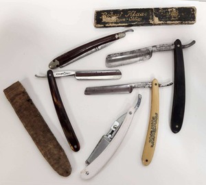 lot 357 image: Very Nice Collection of Antique Straight Razors
