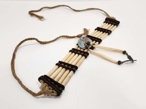 lot 358 image: Vintage Native American Bone & Leather Choker