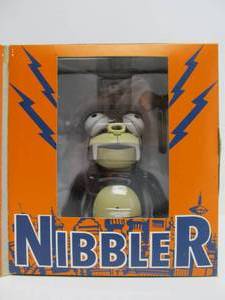 lot 353 image: Futurama Nibbler Robot Action Wind-Up Toy