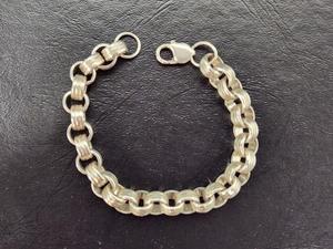 lot 355 image: Excellent Quality Mens Thick Sterling Silver Link Bracelet
