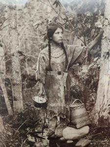lot 401 image: Original Antique Signed ROLAND REED Photograph - Young Native American Maiden wBasket
