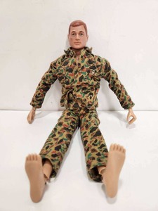 lot 389 image: Vintage 1964 G.I. JOE Action Figure