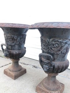 lot 147 image: Fantastic Matching Pair of Antique Cast Iron Urns