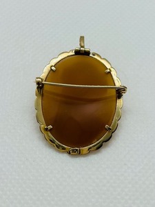 Antique Shell & Gold Cameo Pendant