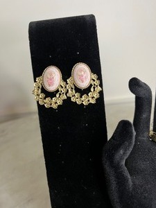 Patterned Cameo Style Earrings & Bangles Set