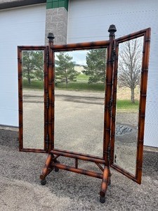lot 1 image: Vintage Theodore Alexander Asian Mahogany Standing Trifold Cheval Floor Mirror