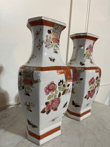 lot 9 image: La Maison Au Soleil Pair of Asian Vases