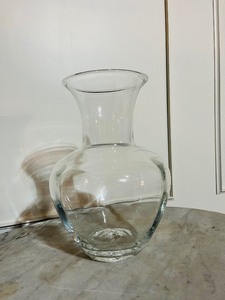 lot 15 image: Simon Pearce Crystal Hand Blown Vase